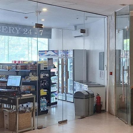 Modern & Comfy Studio - Steps From Ayala Mall, Cebu City 외부 사진