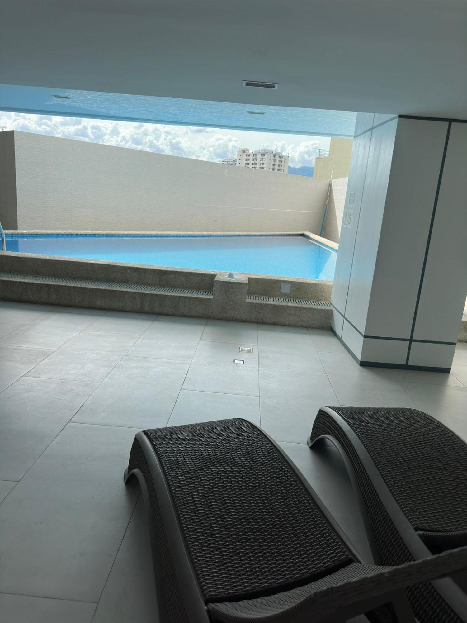 Modern & Comfy Studio - Steps From Ayala Mall, Cebu City 외부 사진