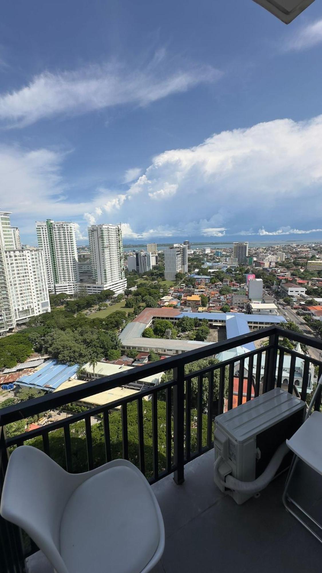 Modern & Comfy Studio - Steps From Ayala Mall, Cebu City 외부 사진