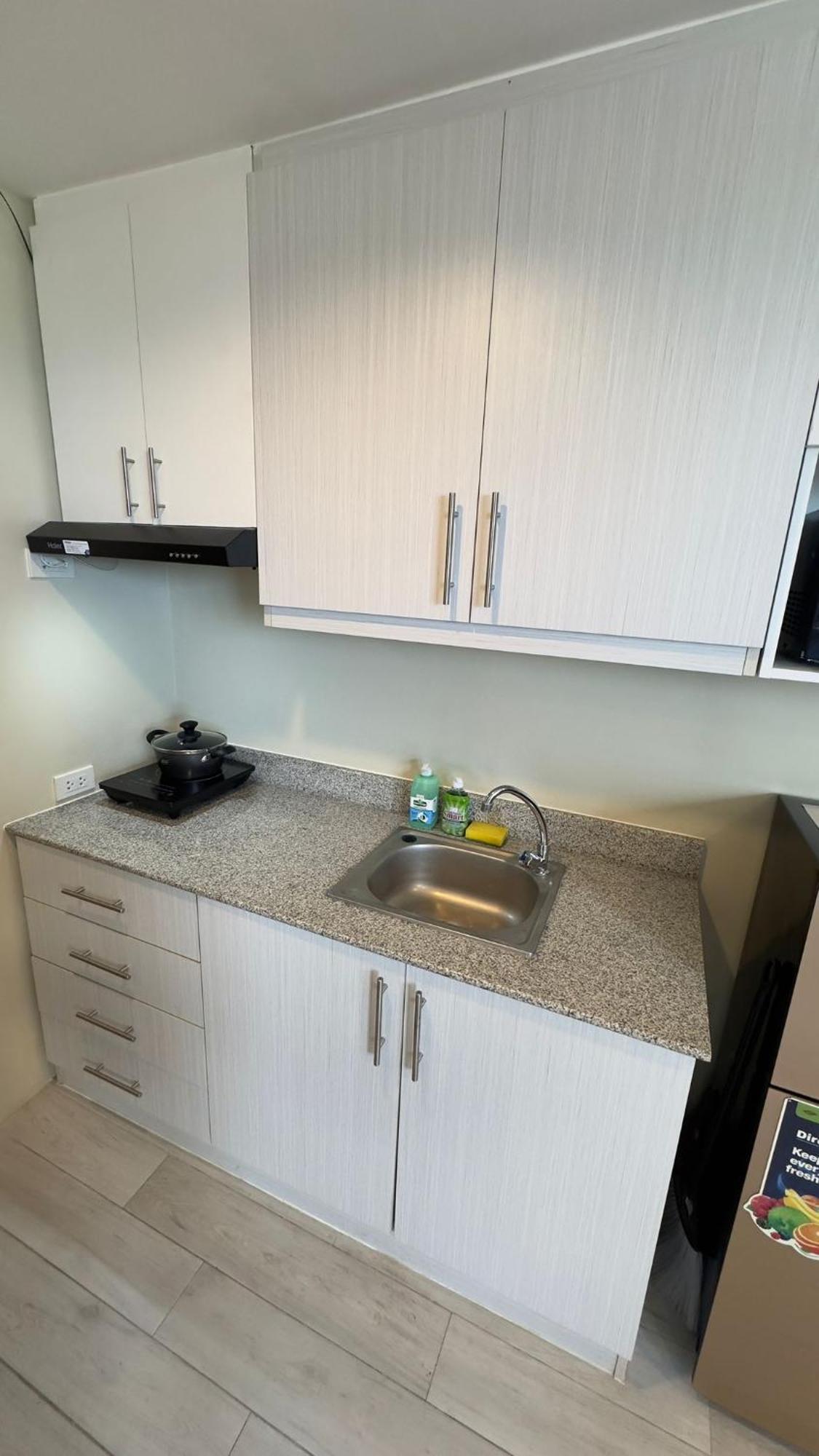 Modern & Comfy Studio - Steps From Ayala Mall, Cebu City 외부 사진